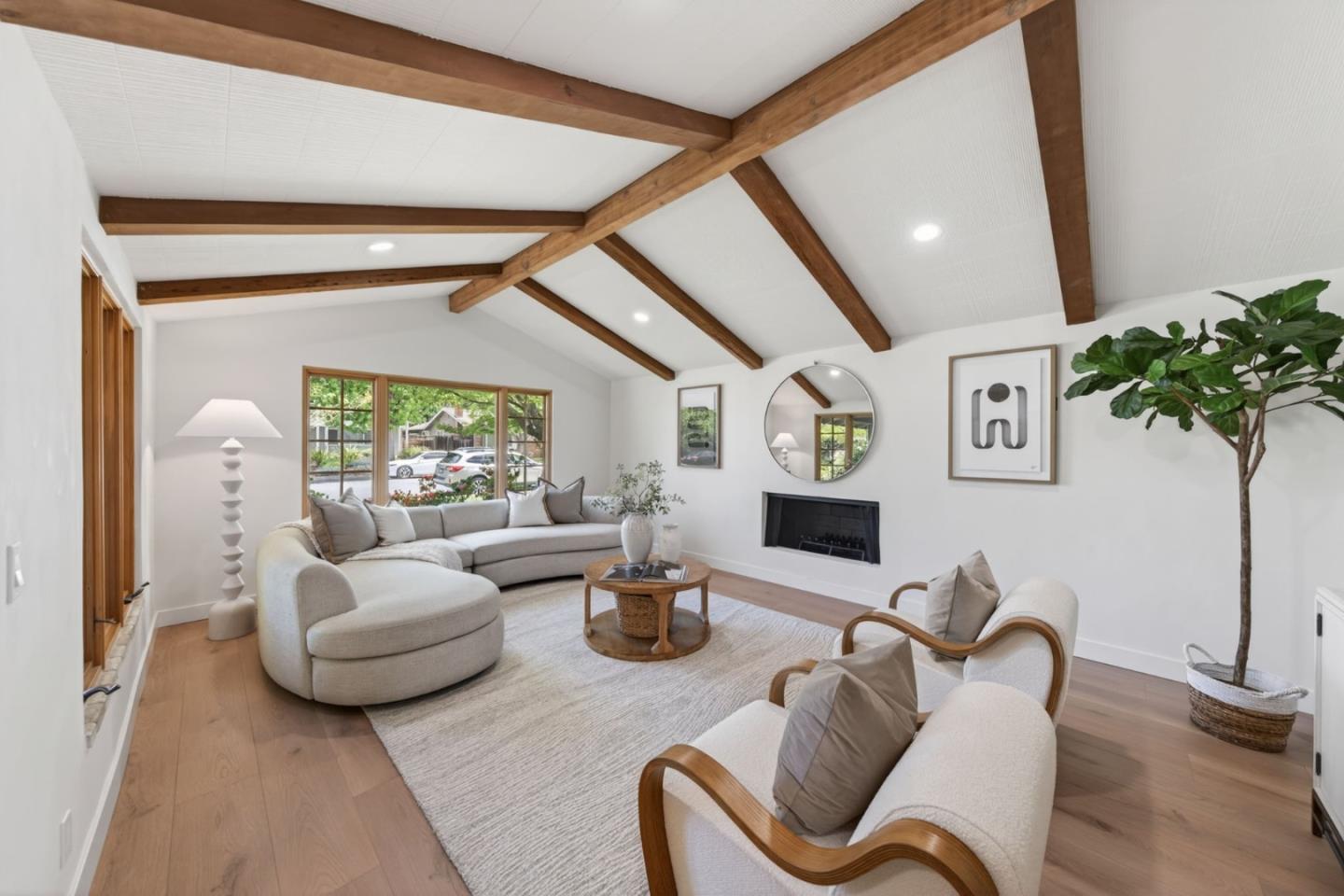 2734 Doverton SQ - Interior