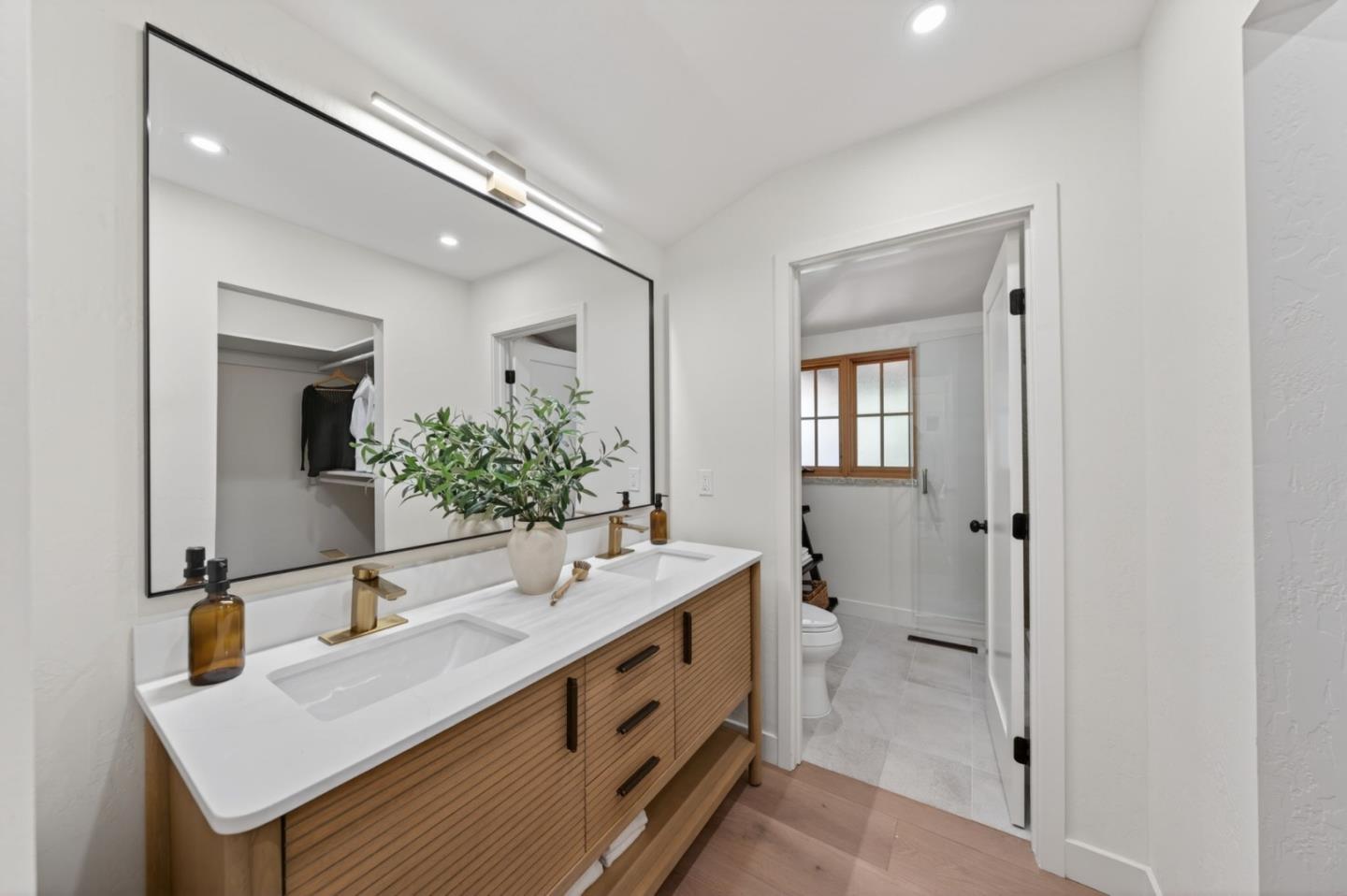 2734 Doverton SQ - Living area