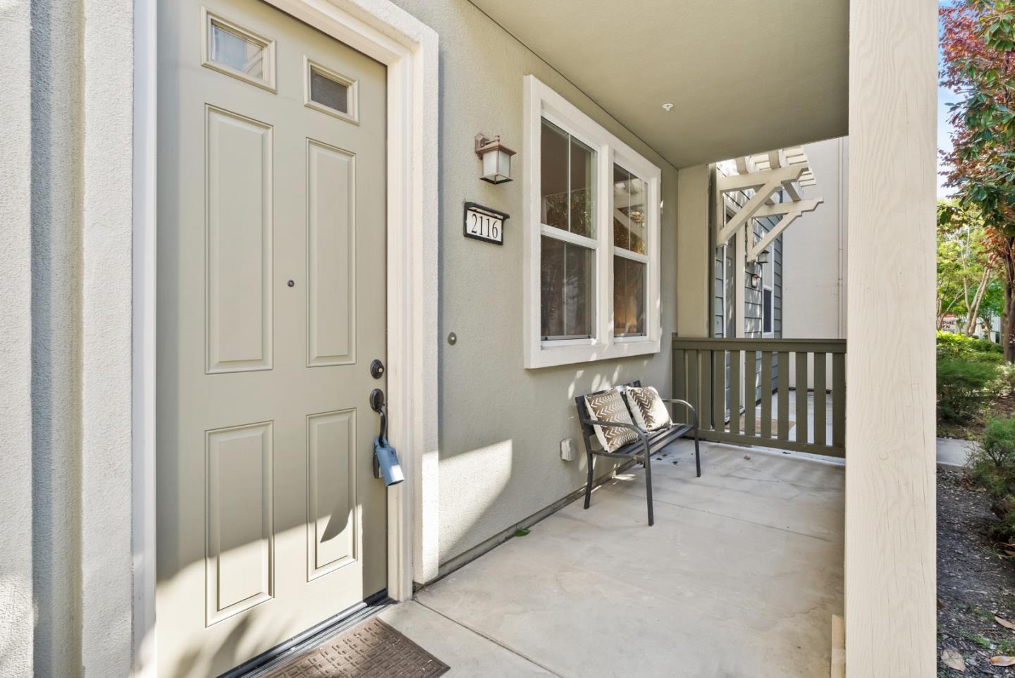 2116 Vincenzo Walkway - Living area