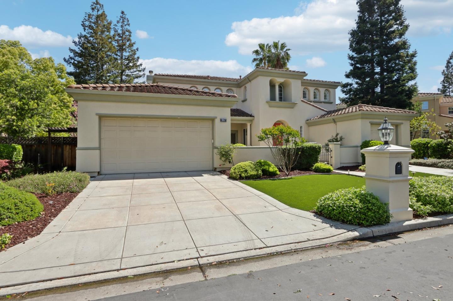 5867 Gleneagles CIR - Interior