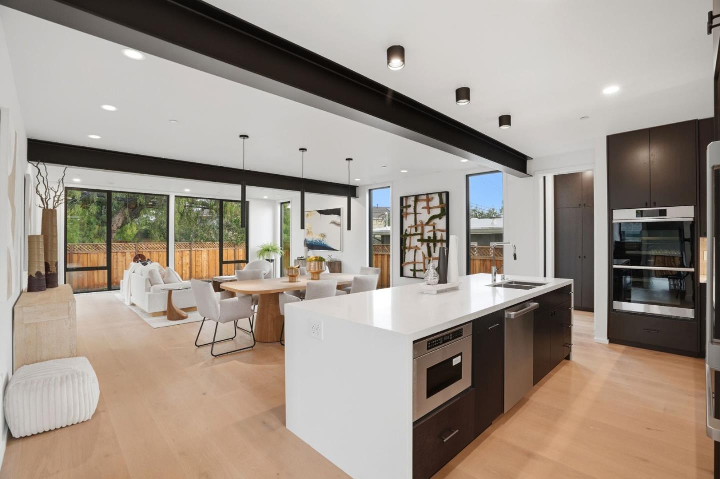 3012 Vistamont DR
