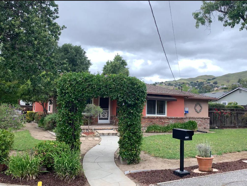 4001 Golf Dr.