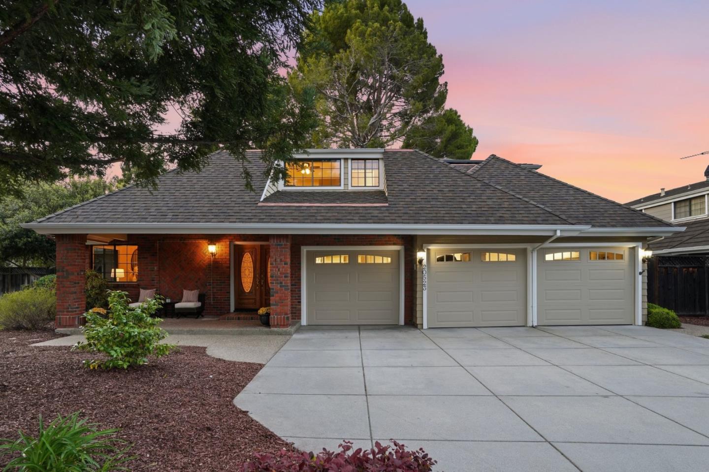 20523 Manor DR