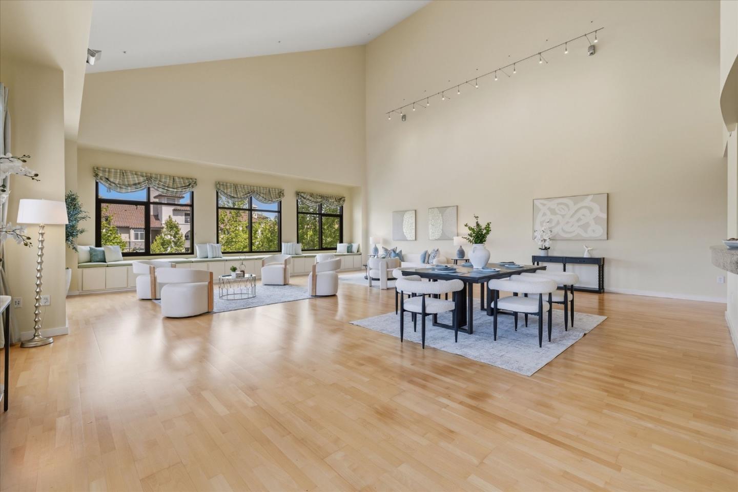 1000 Park PL H - Living area