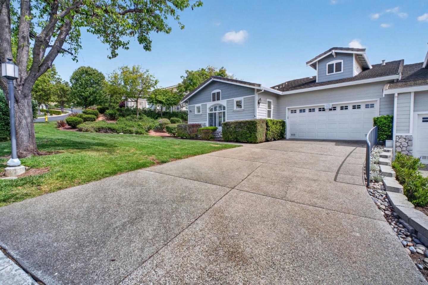9060 Village View PL - Interior