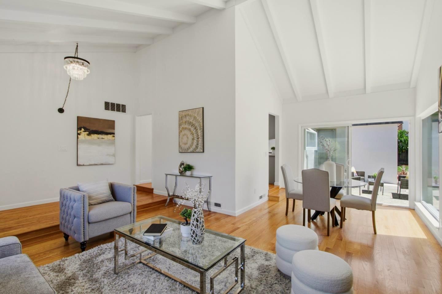 4080 Keith DR - Living area