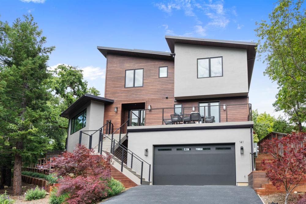 141 Lake RD