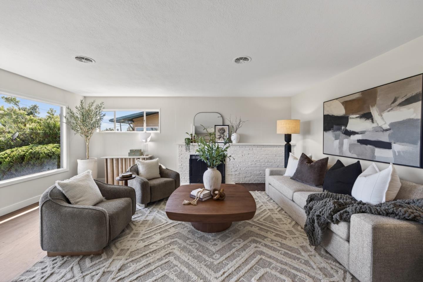 15900 Alum Rock AVE - Living area