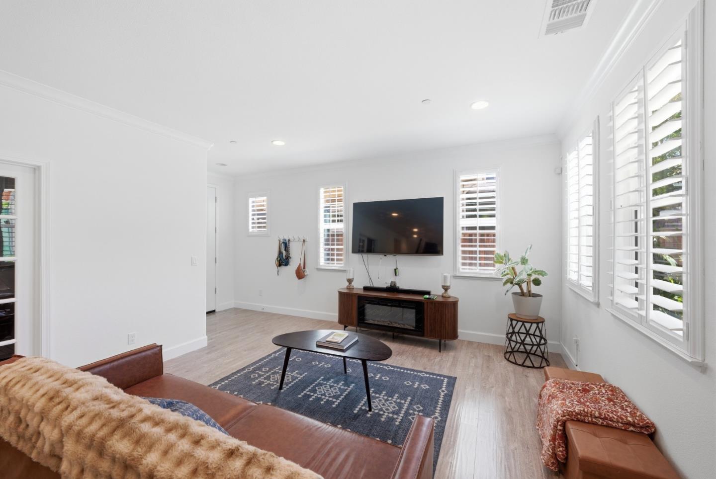 135 Palomino PL - Kitchen