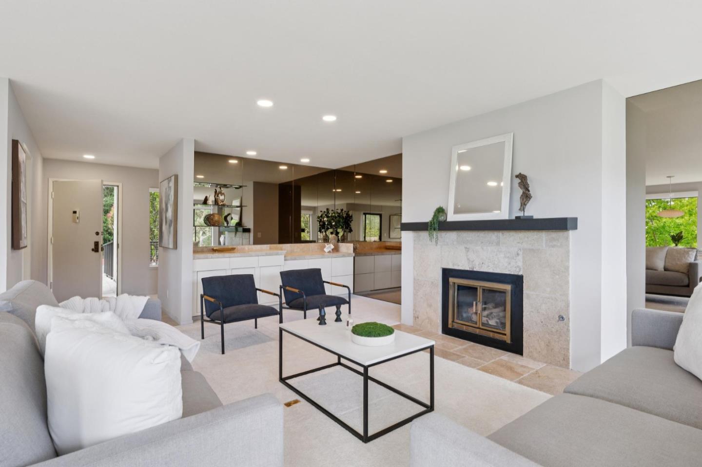 8 Shepherds Knoll - Living area
