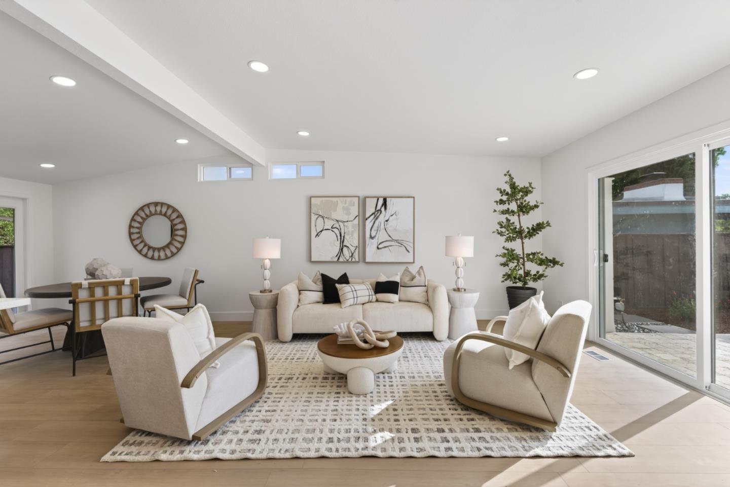 236 Lassen AVE - Living area