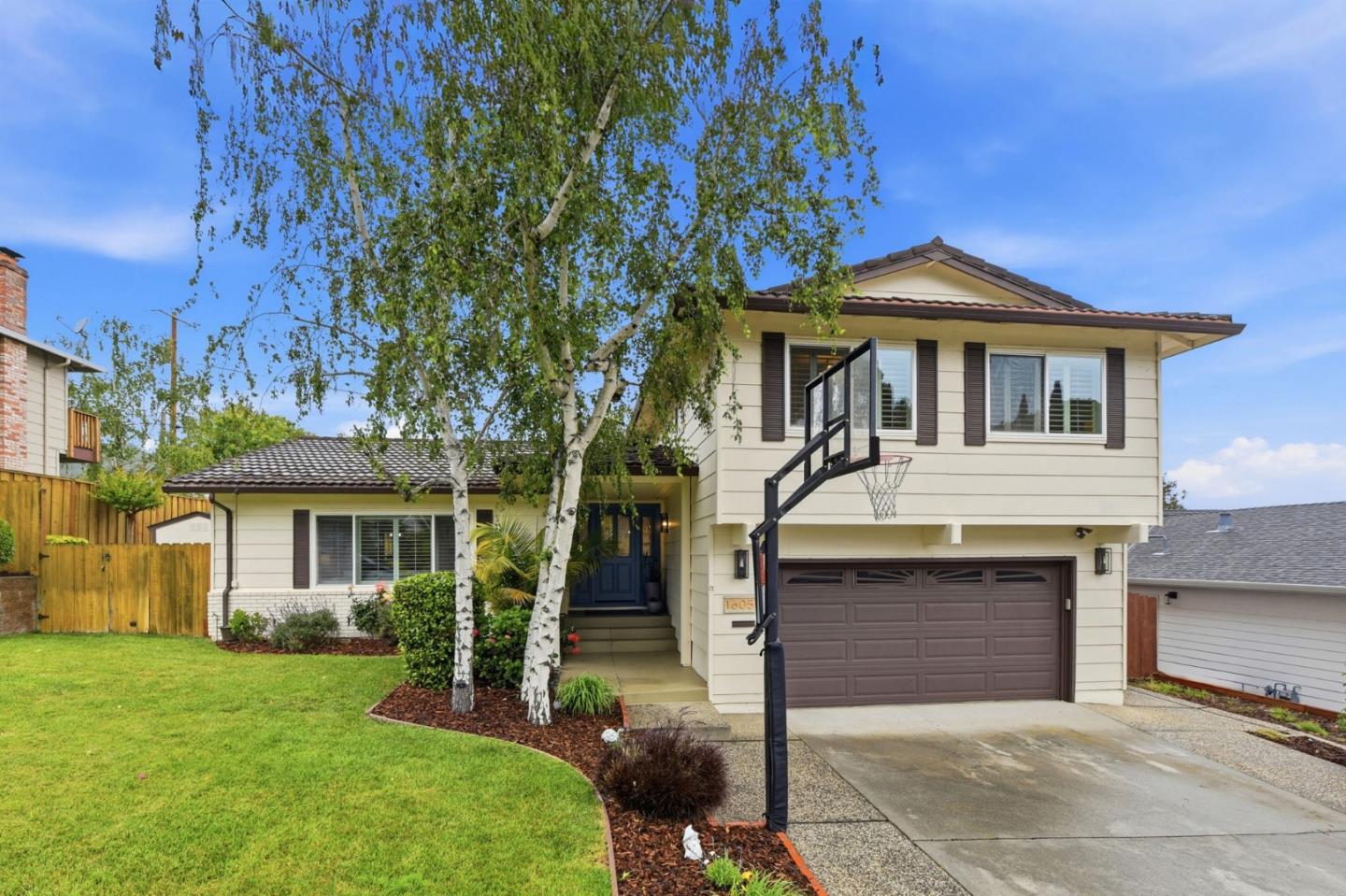 1605 Monteval CT