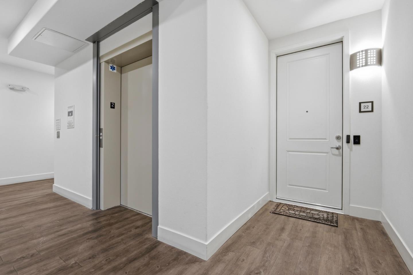 1690 Delano ST 22 - Living area