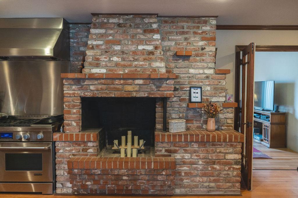 206 Edinburgh AVE - Bedroom