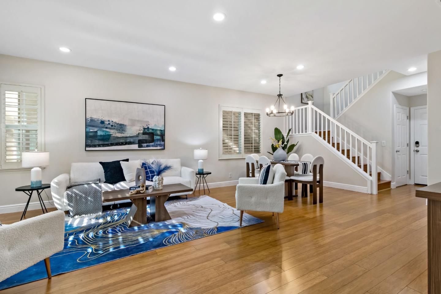 3766 Evangelho CIR - Living area