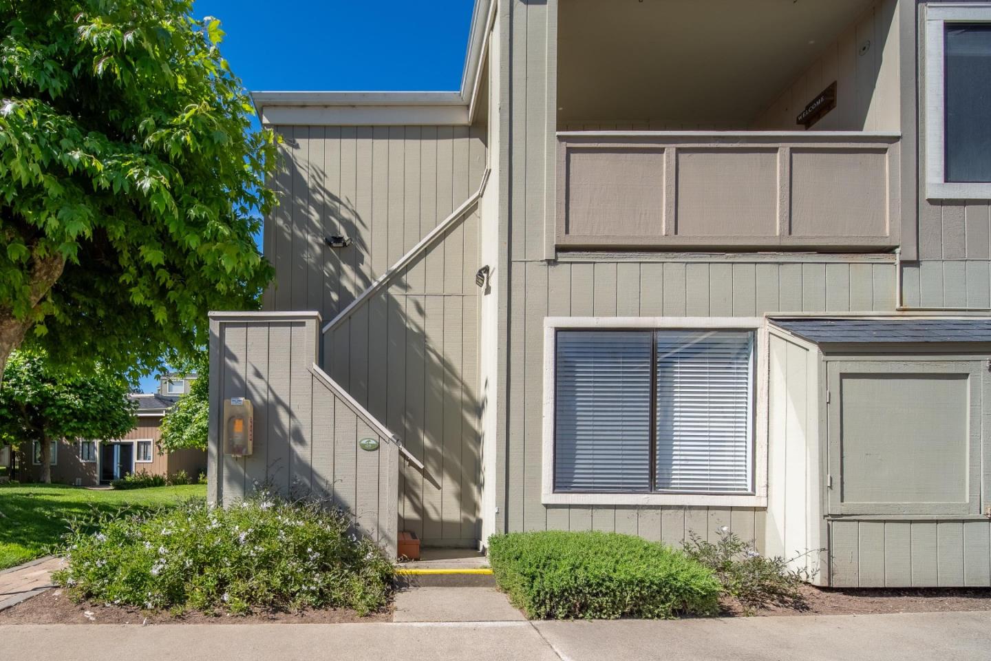 820 Casanova AVE 69