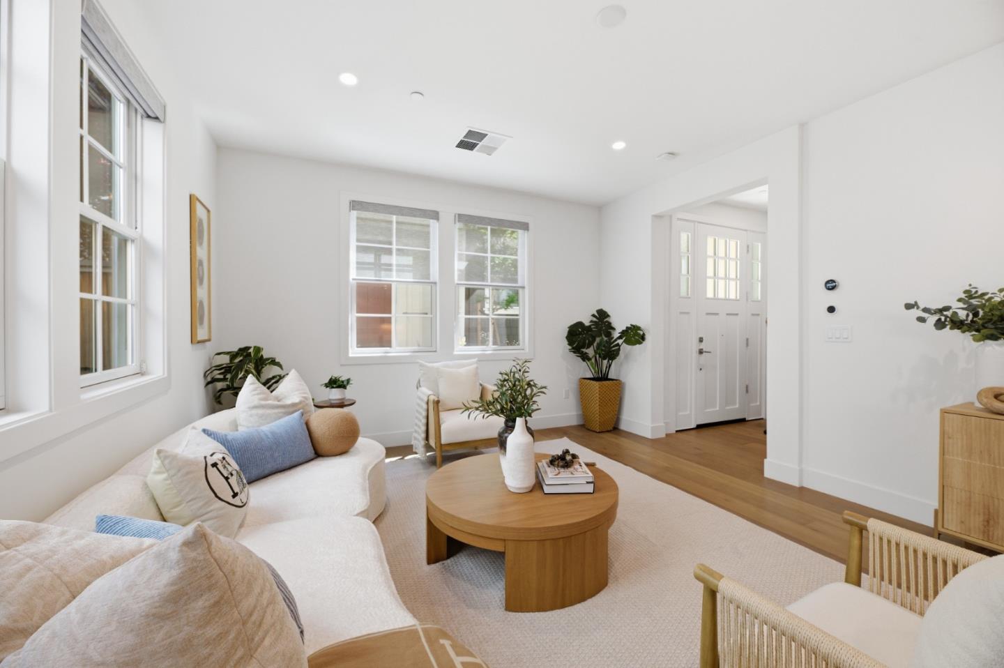 18867 Montalvo Oaks CIR - Living area