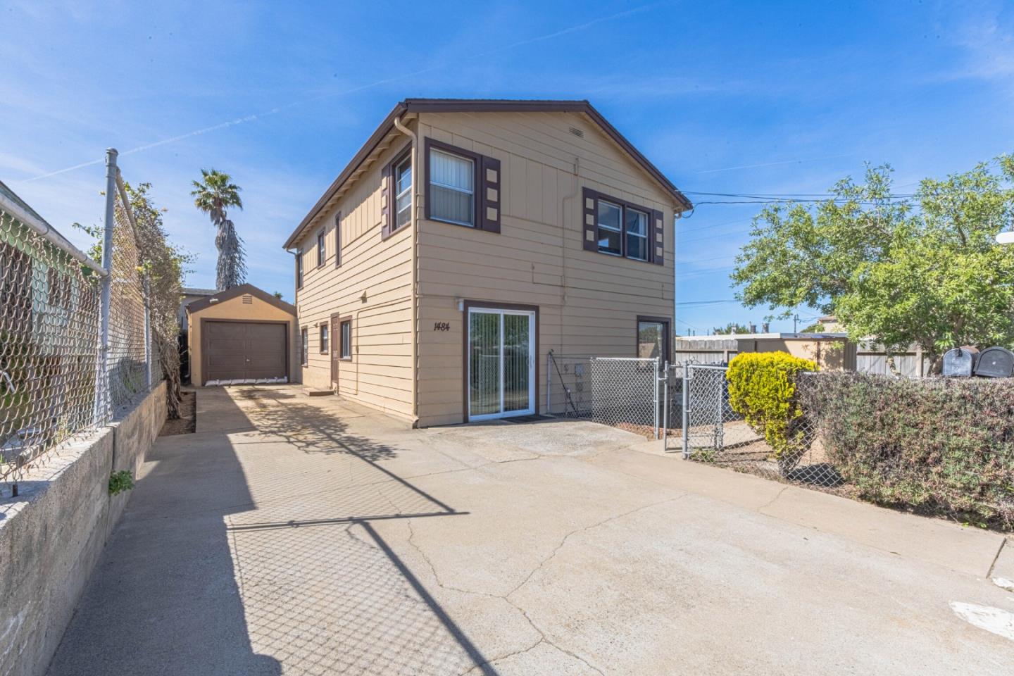 1484 Sonoma AVE