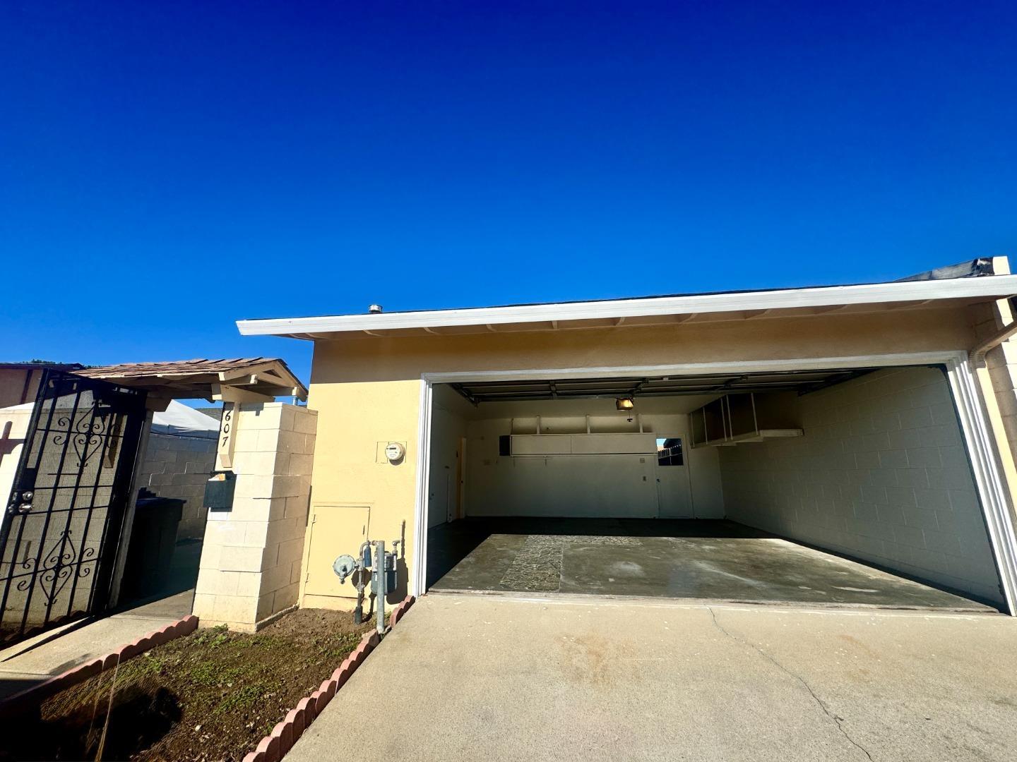 607 Calaveras DR - Interior