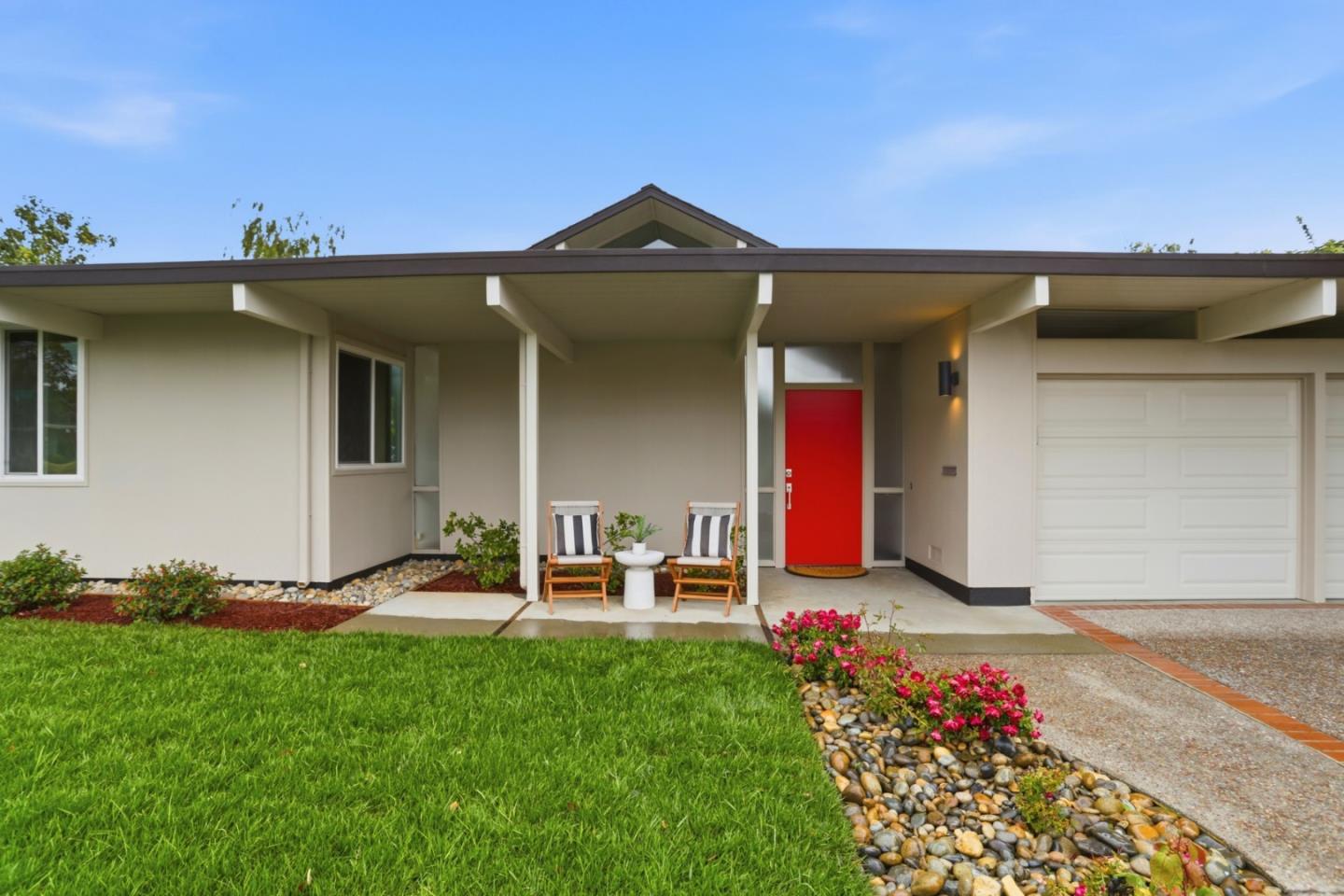 931 Mackenzie DR