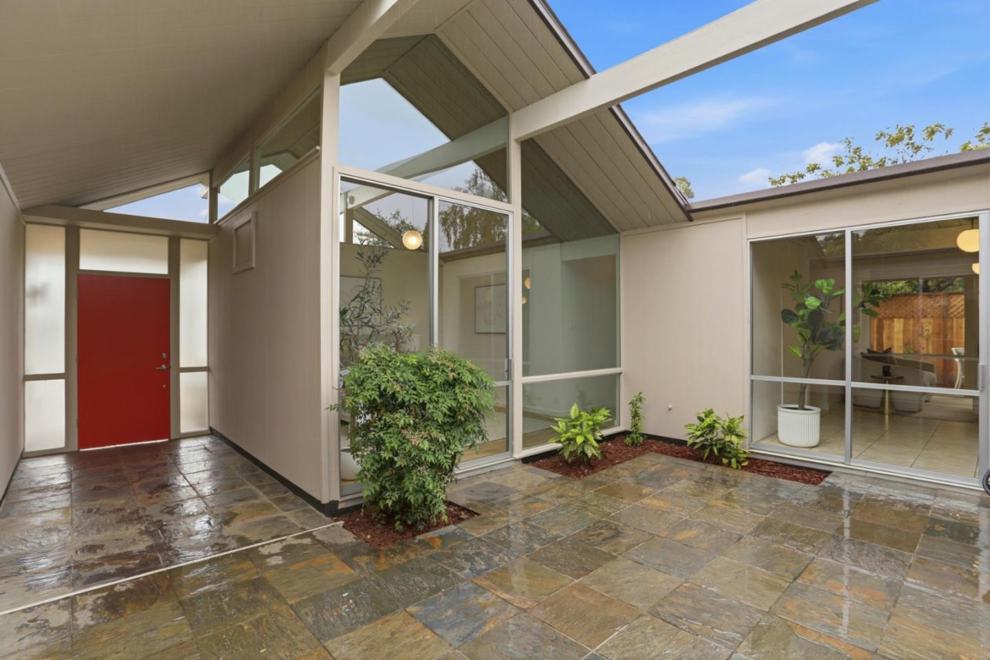 931 Mackenzie DR - Backyard