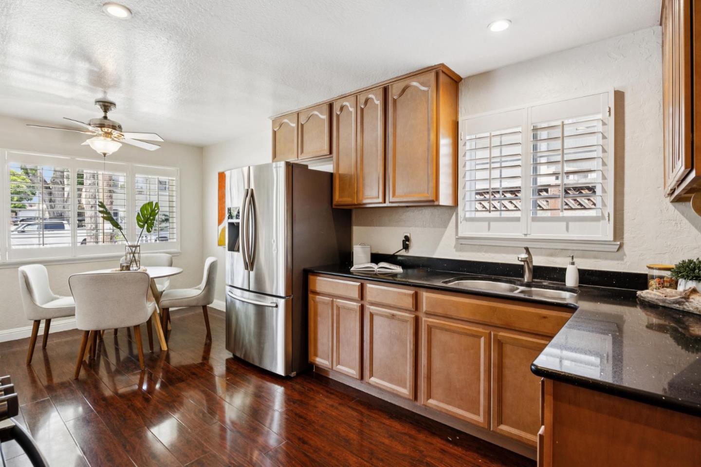 1278 Plum ST - Interior