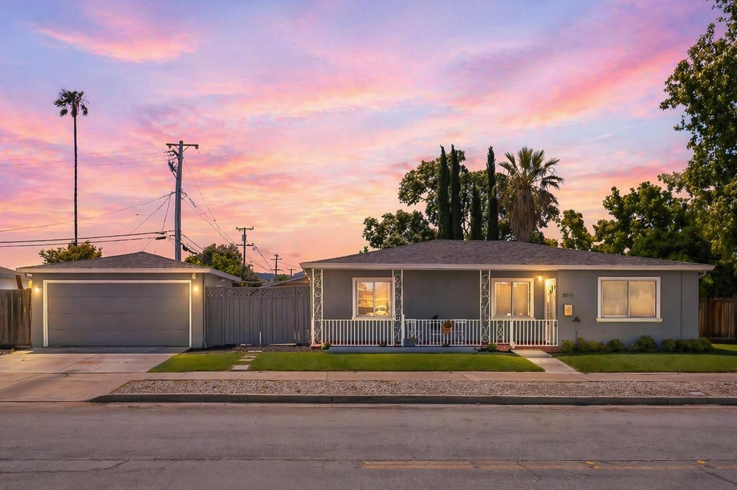 3015 Yucca AVE