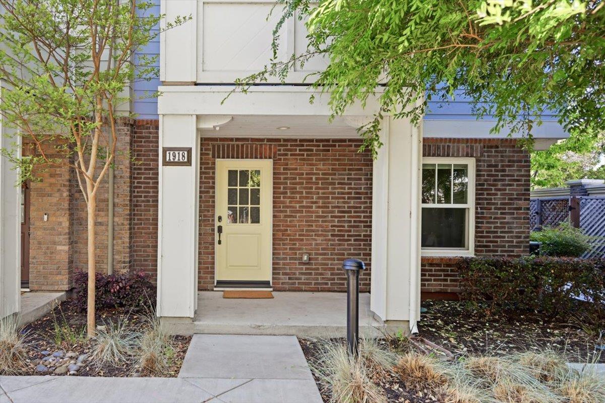 1918 Stella ST, Mountain View