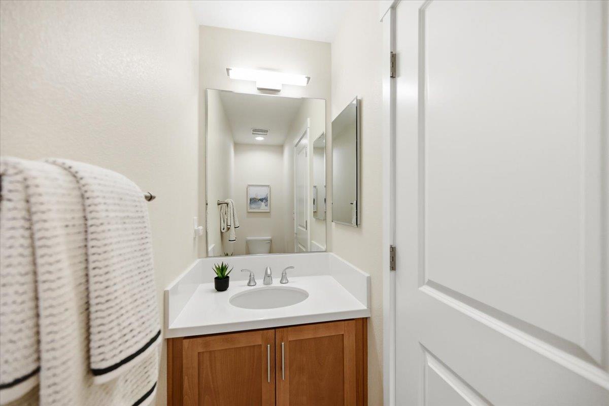 1918 Stella ST - Bathroom
