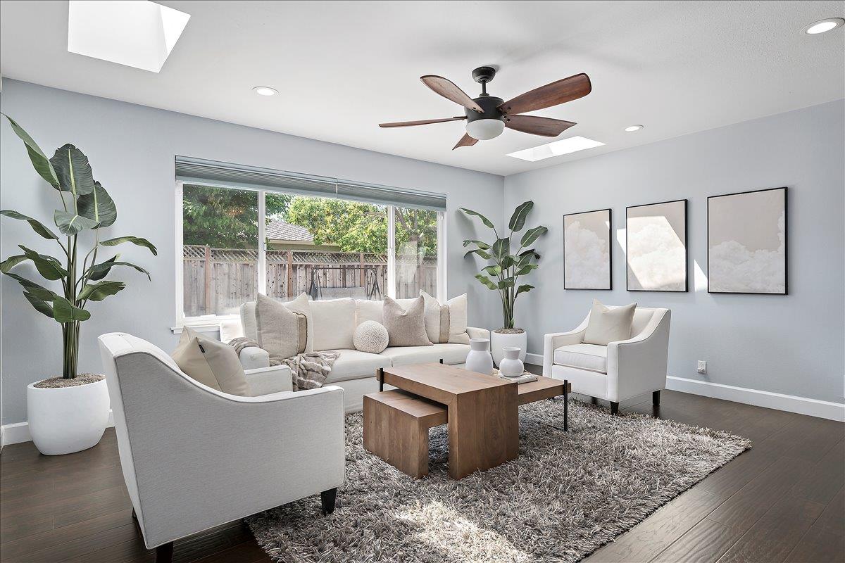 3339 Mira Vista CT - Living area
