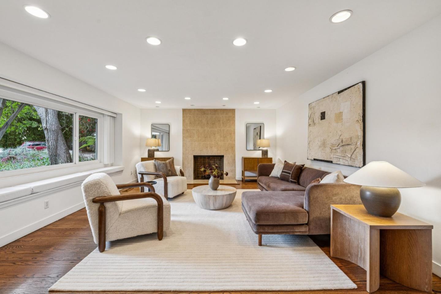 71 Cody LN - Living area