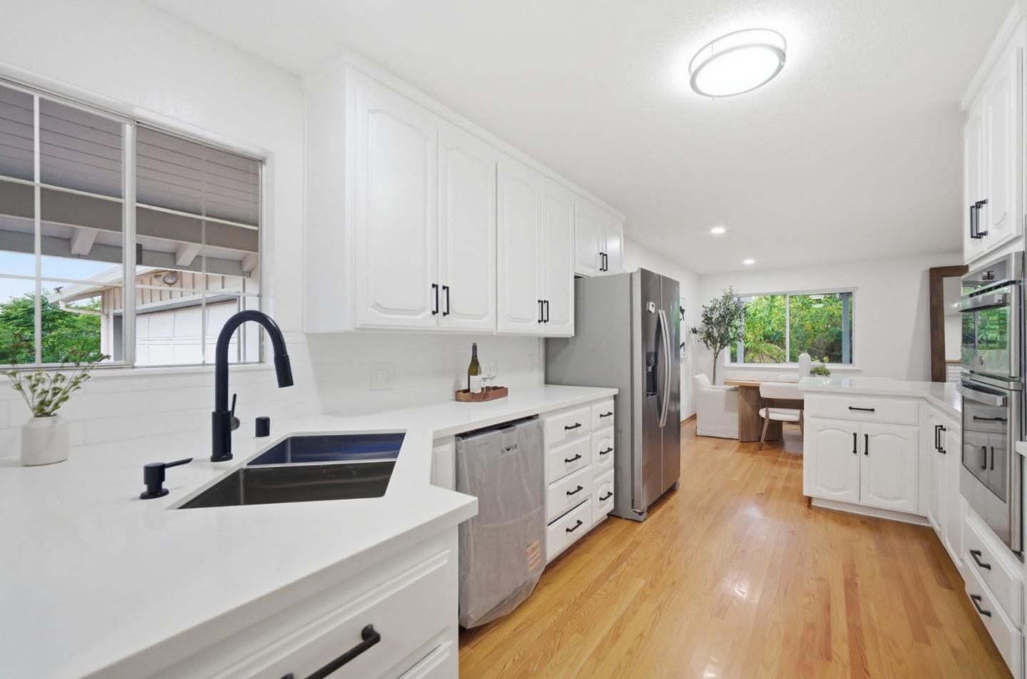 1071 Colony Hills LN - Kitchen