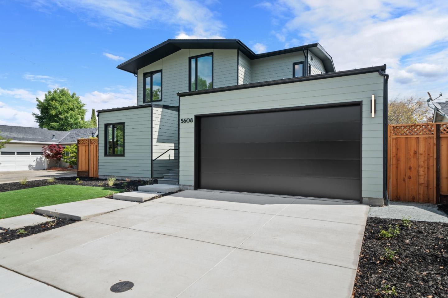 5608 Harvard DR