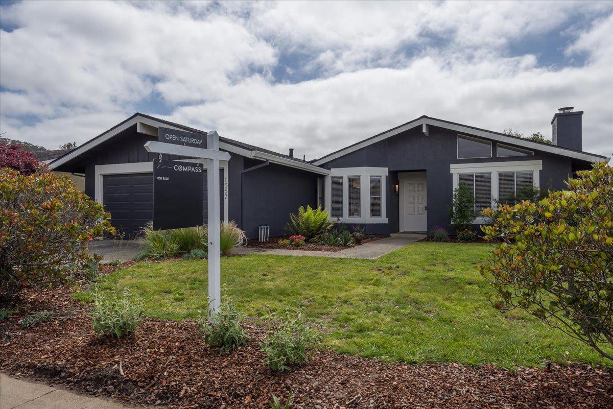 1557 Mizzen LN