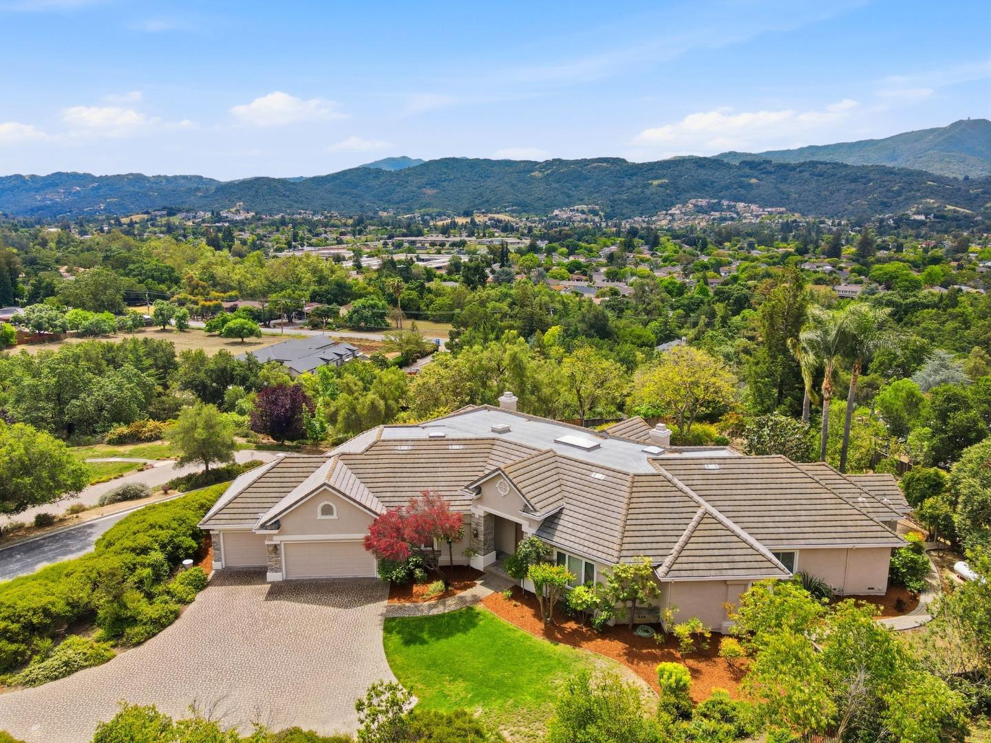 899 Vista Del Roble PL