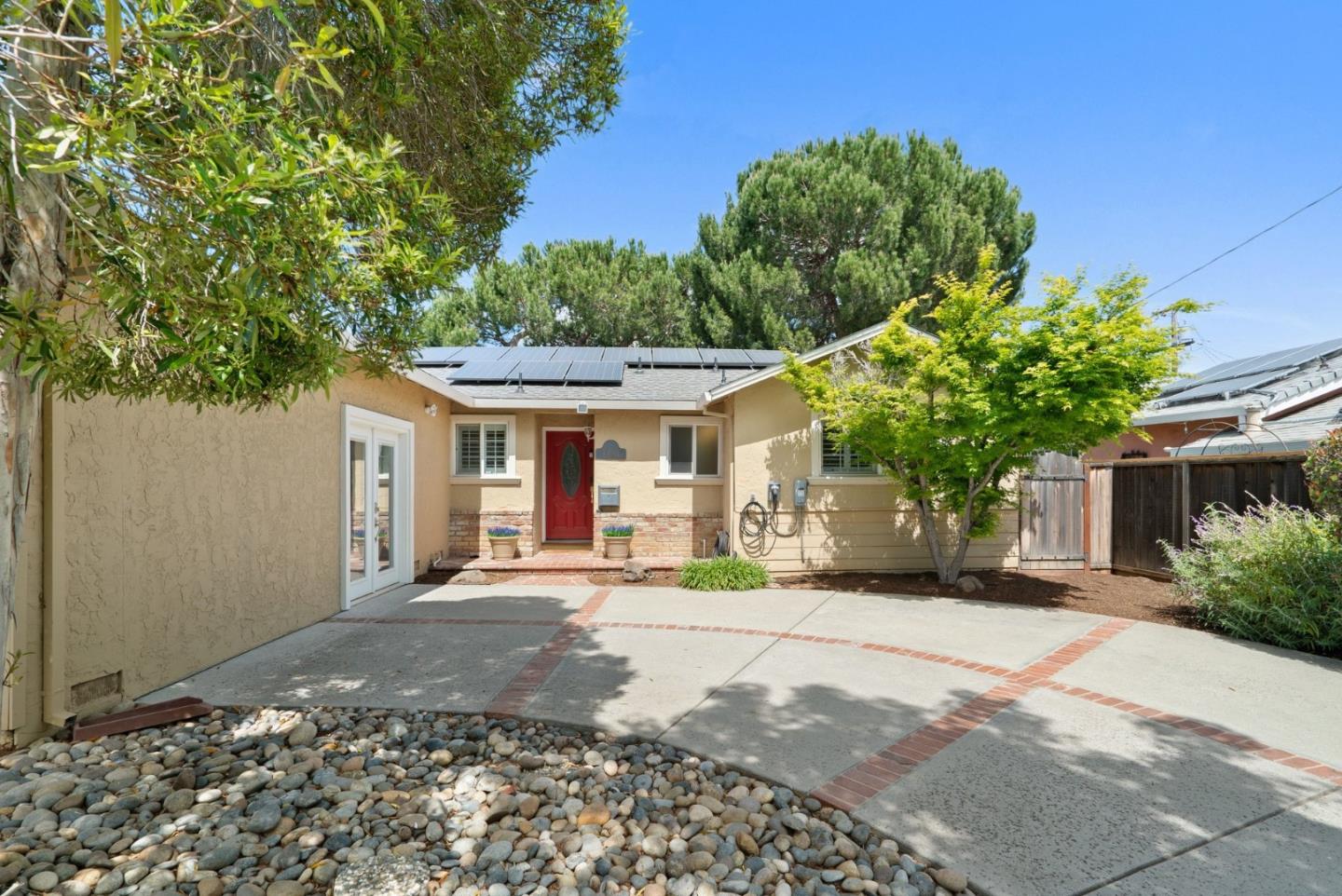 1791 Branham LN - Living area