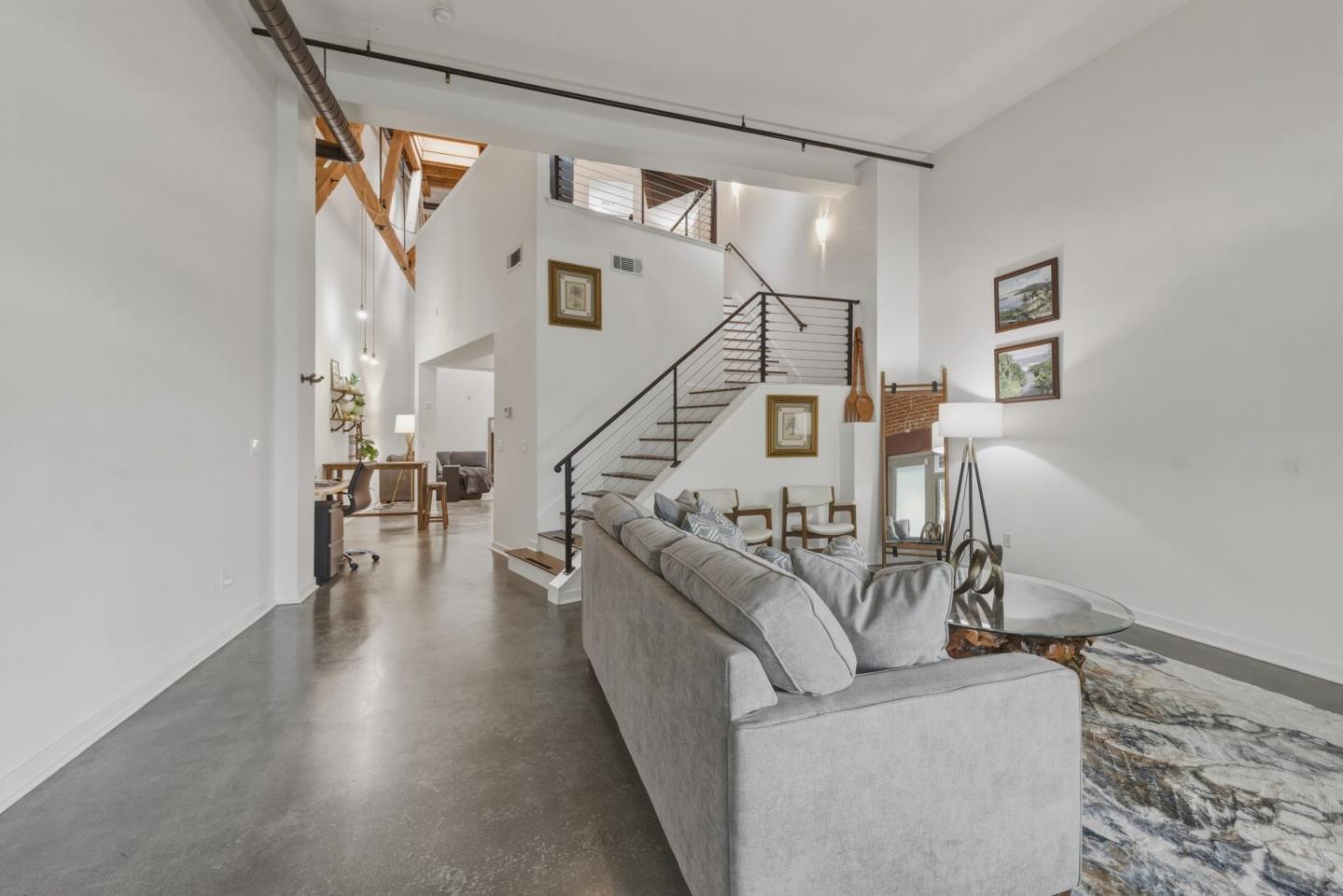 594 Manzana PL