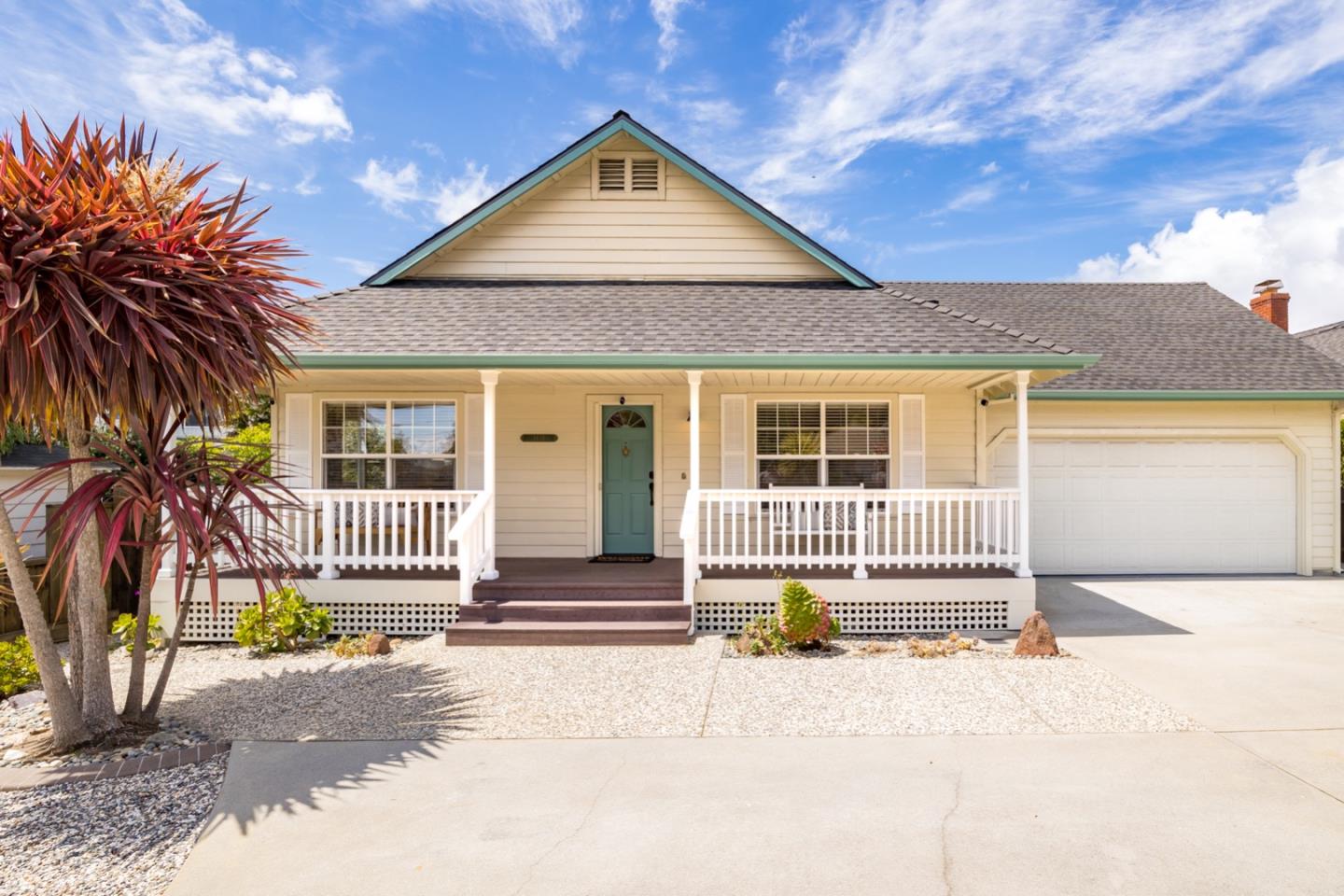 1415 Chanticleer AVE