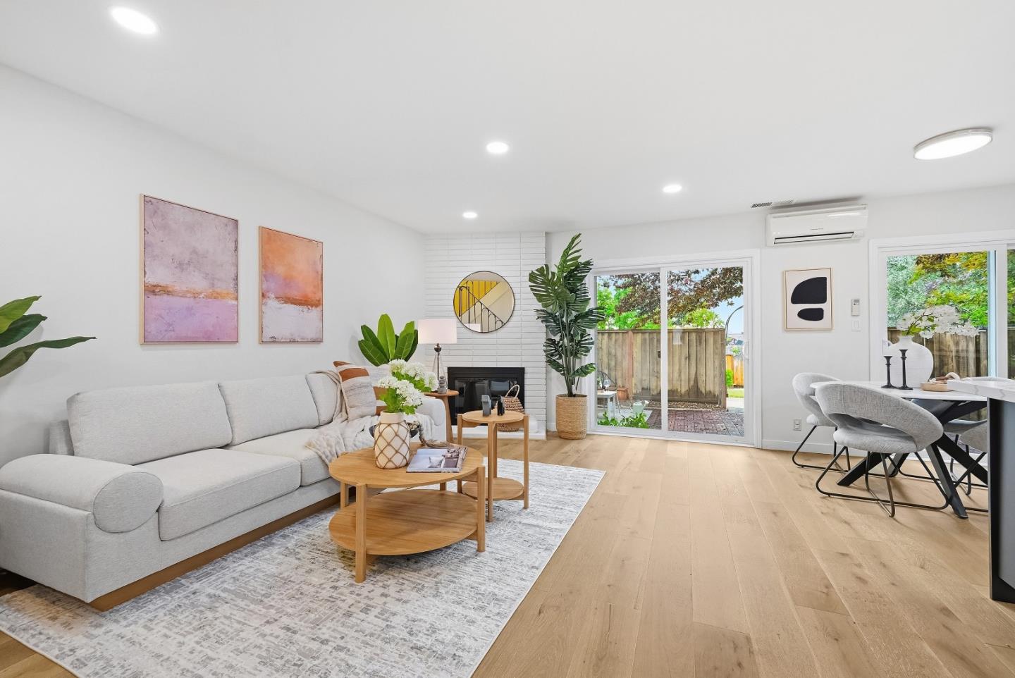 1506 Canna CT - Living area