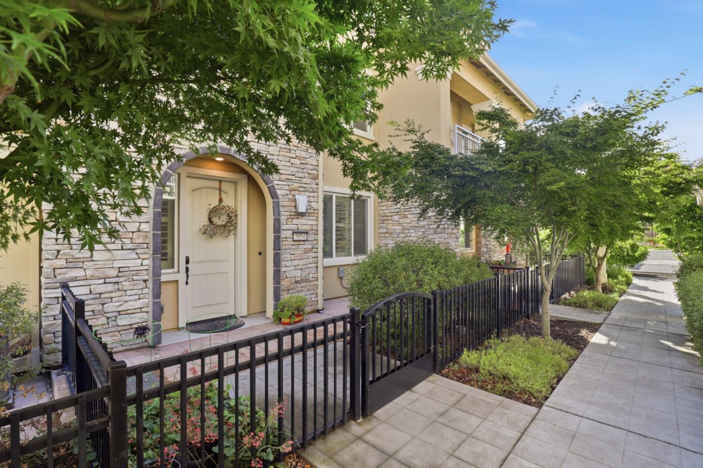 5954 Larkstone LOOP - Interior