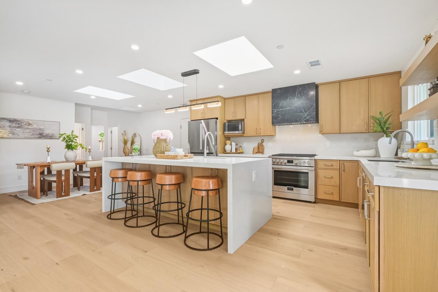 375 Stowell AVE - Interior