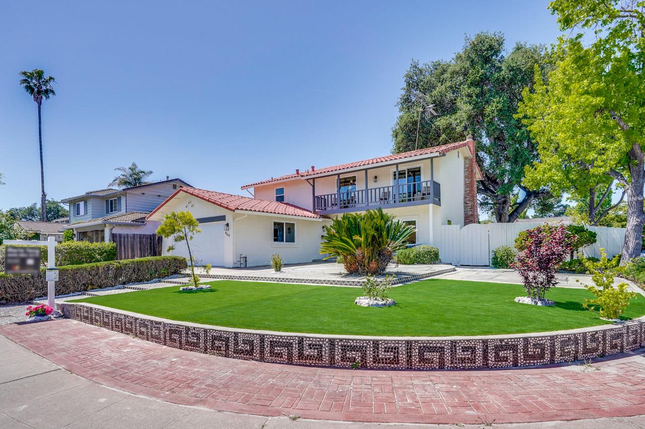 869 Lusterleaf DR