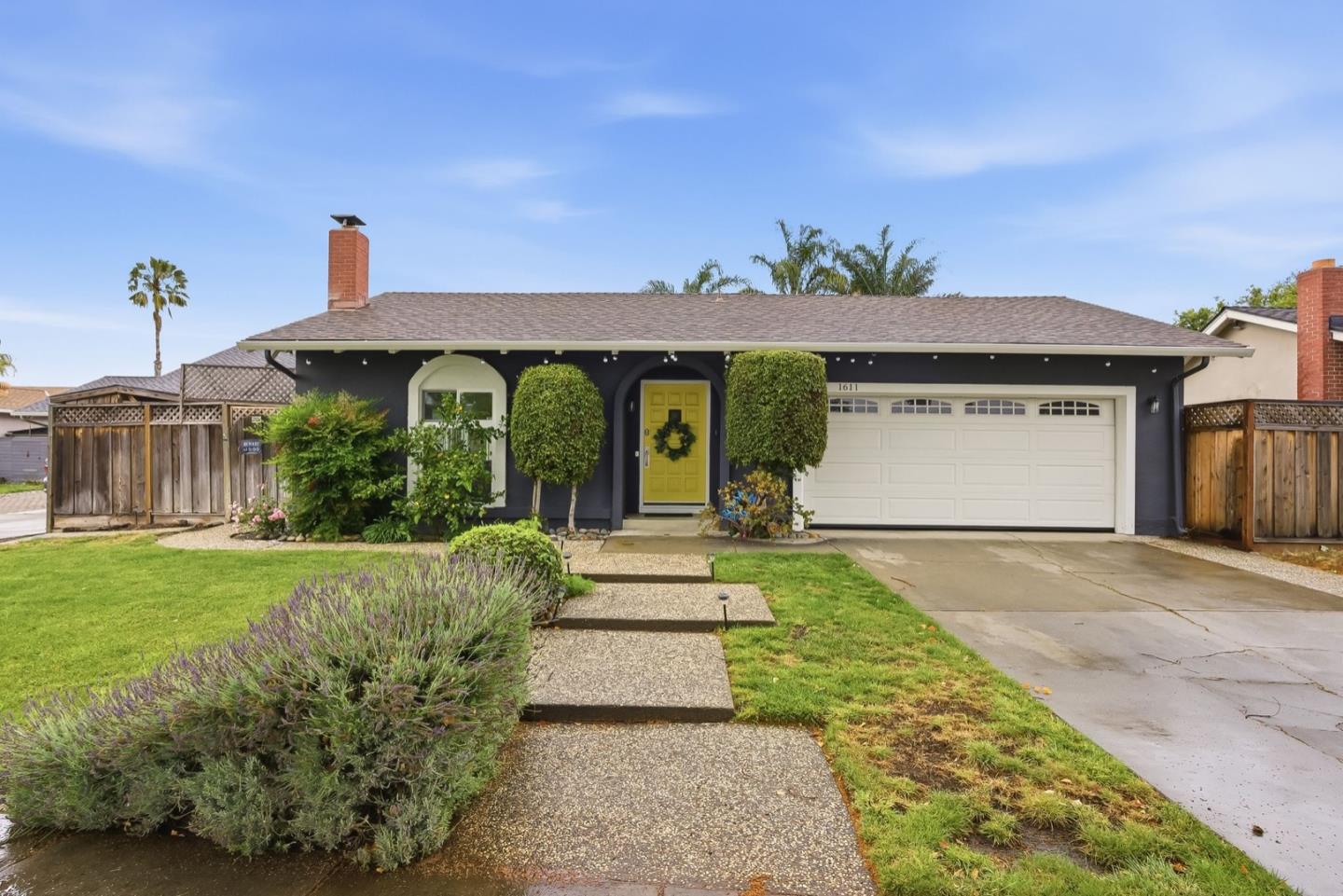 1611 Shreen CT