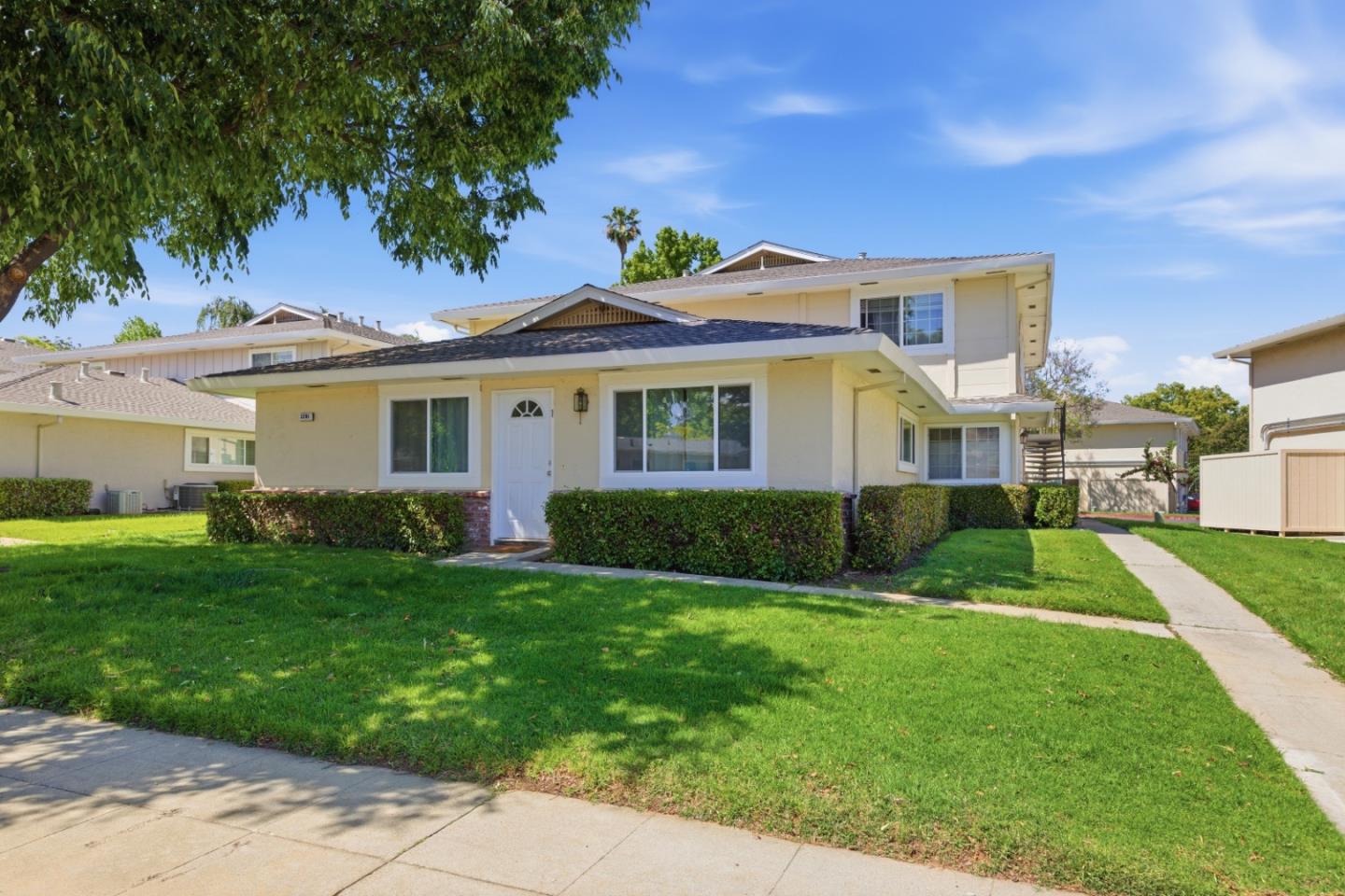 2281 Samaritan DR 4