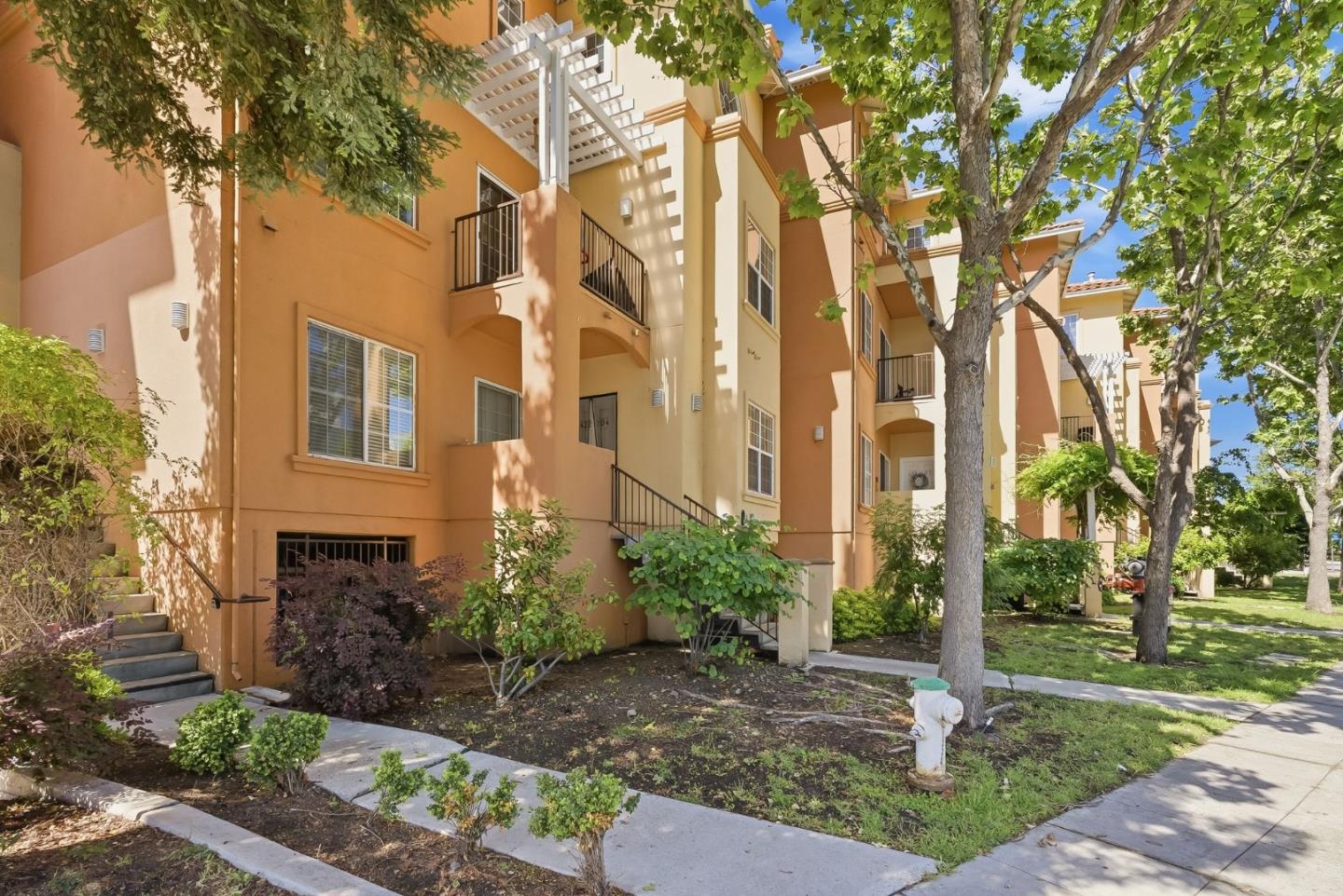 418 E Evelyn AVE 202 - Interior