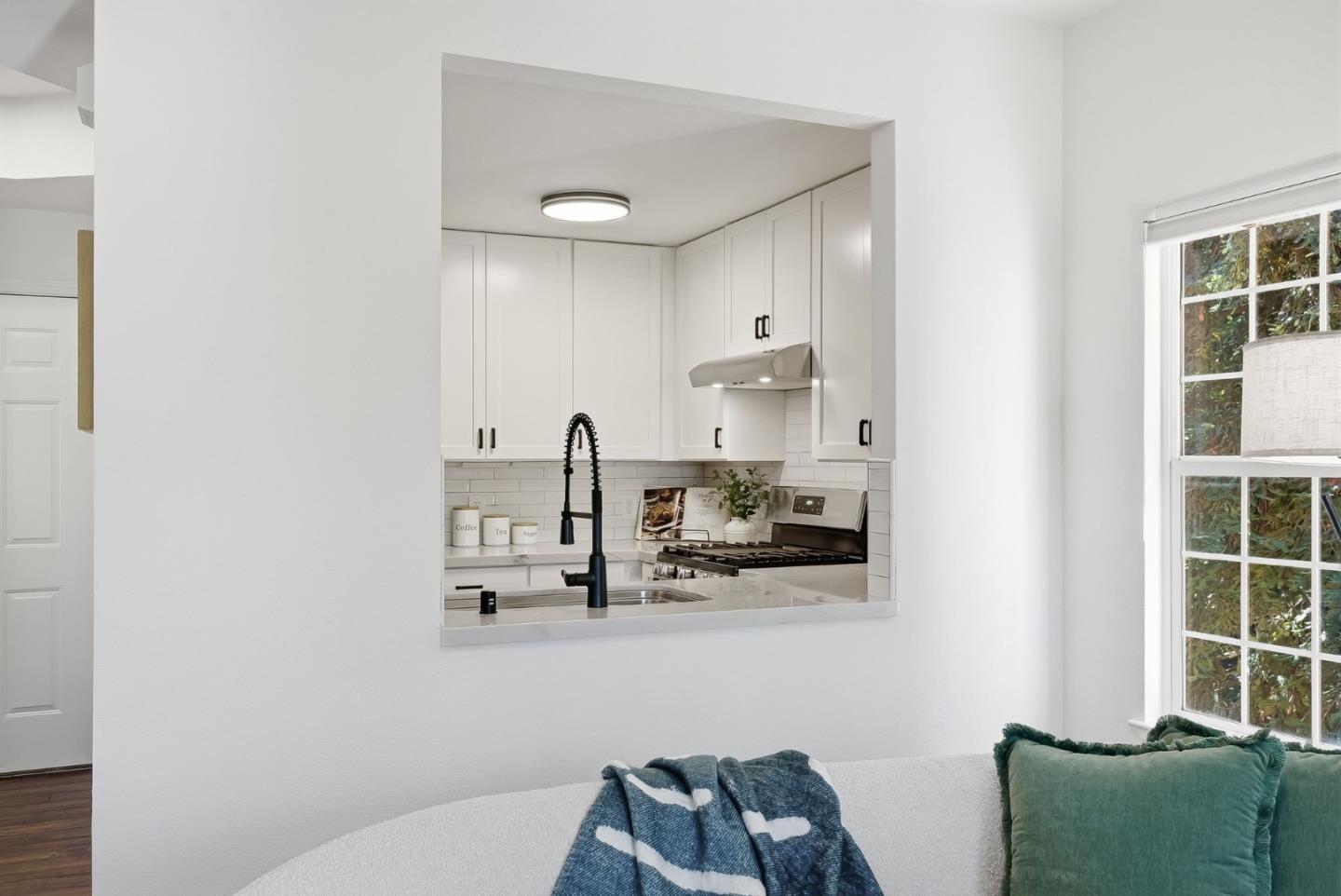 418 E Evelyn AVE 202 - Bathroom