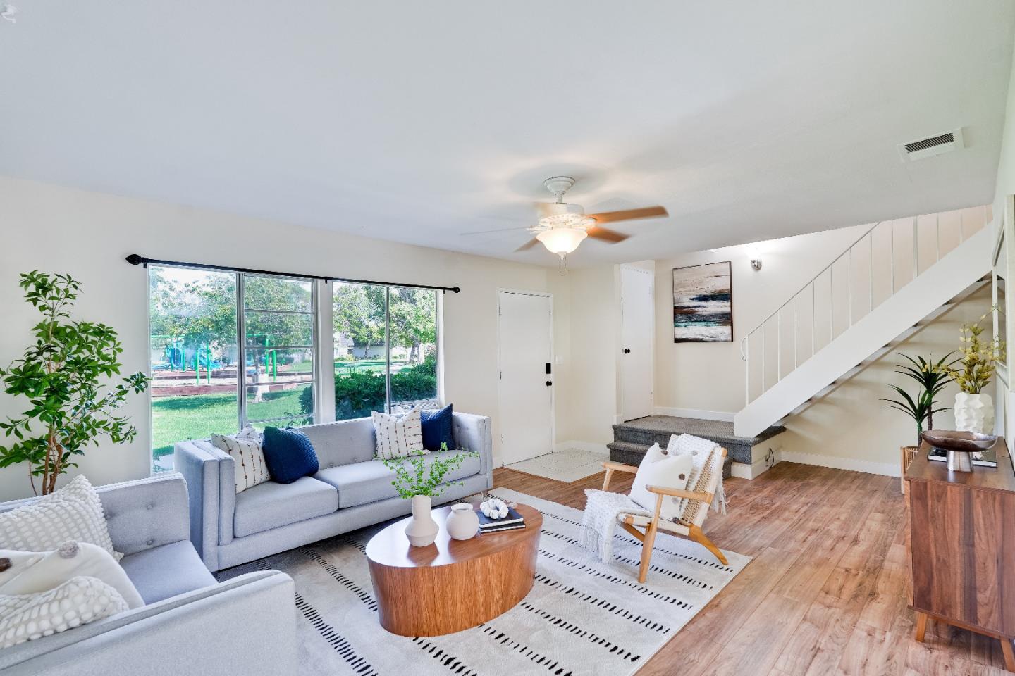 5470 Don Diablo CT - Living area