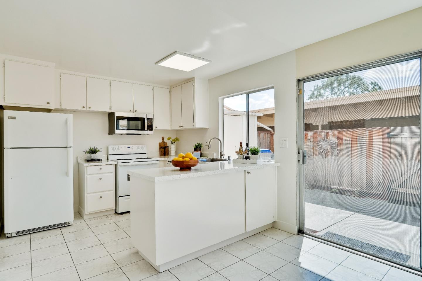 5470 Don Diablo CT - Backyard