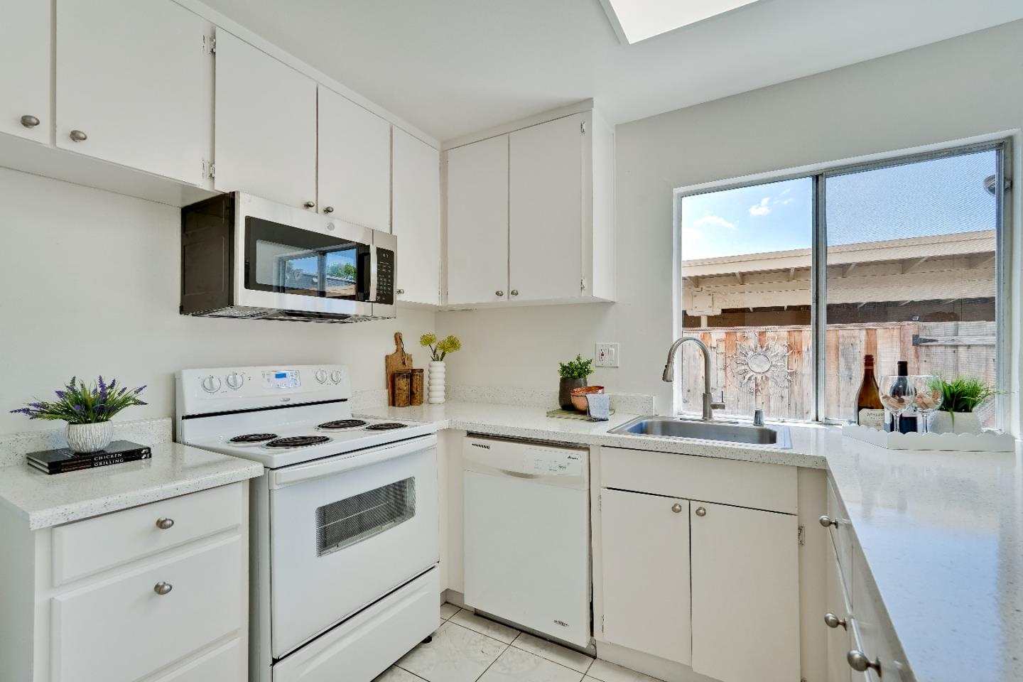 5470 Don Diablo CT - Bathroom