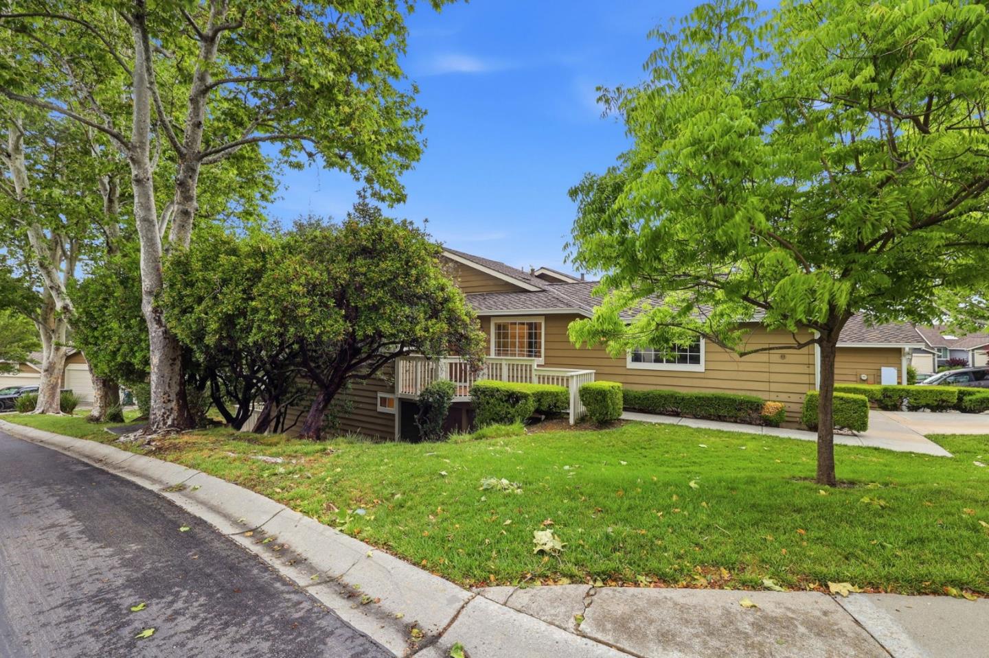 1222 Linder Hill LN - Kitchen